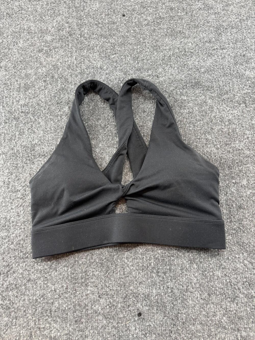 Fabletics Sports Bra Womens Medium Black Crossback Keyhole Yoga Gym Athletic